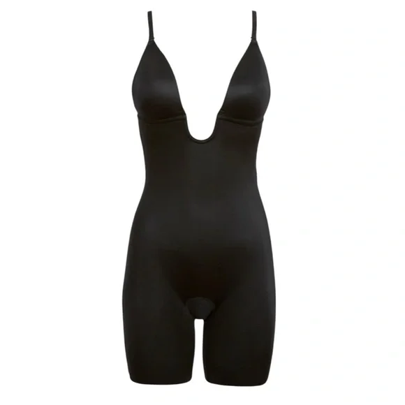 NEW SPANX Black Deep Plunge Bodysuit